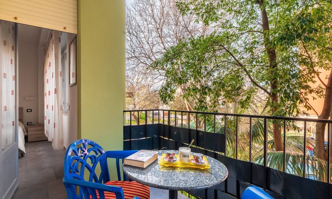 Arbatax Apartment | Apartment 'Zinnias' with Balcony, Wi-Fi and Air Conditioning