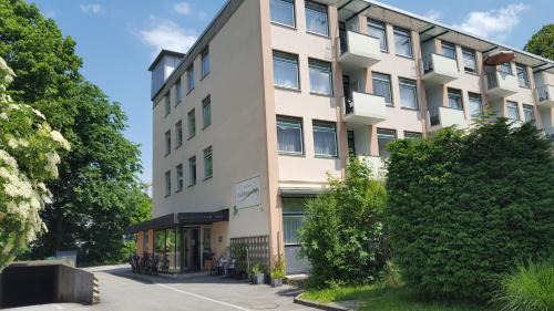 Gmain Apartment | Apartmenthaus Salzburger Hof