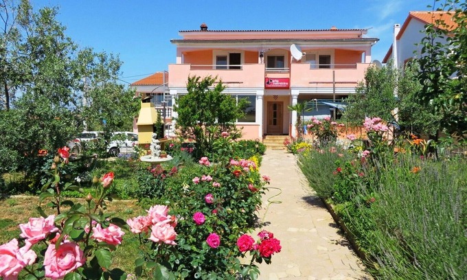 Vrsi Apartment | Apartments Šime, (15557), Vrsi, Croatia