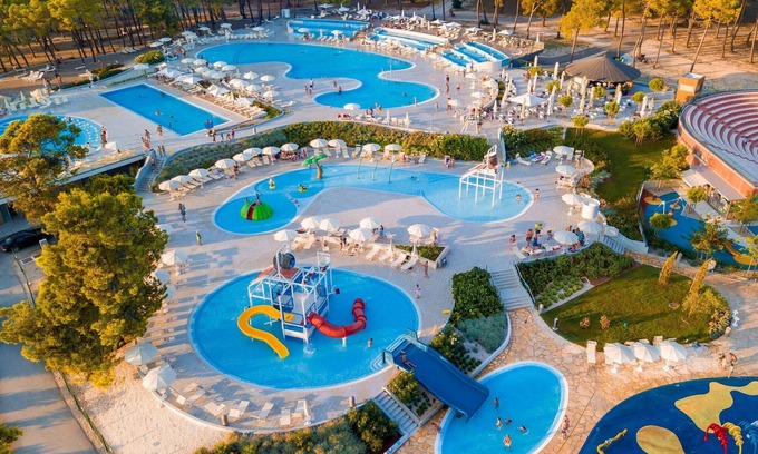 Zaton Apartment | Apartments 4* in Zaton Holiday Resort, with large pool area-ex TUI