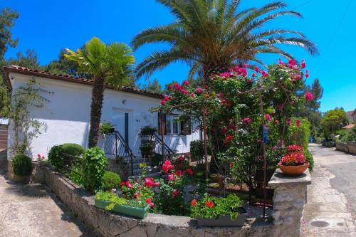 Artatore Apartment | Apartments by the sea Artatore, Losinj - 8020