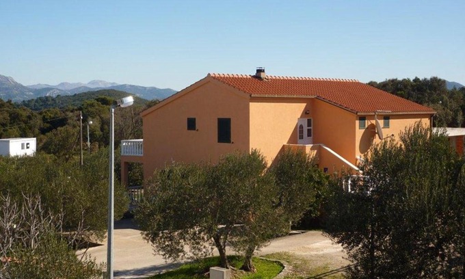 Drace Apartment | Apartments by the sea Drace, Peljesac - 10127