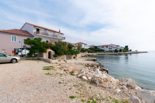 Mandre Apartment | Apartments by the sea Mandre, Pag - 4101