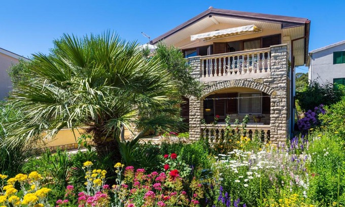 Kraj Apartment | Apartments by the sea Tkon, Pasman - 12346