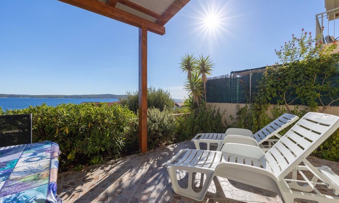 Zavala Apartment | Apartments Ena (33981-A2) - Zavala - island Hvar