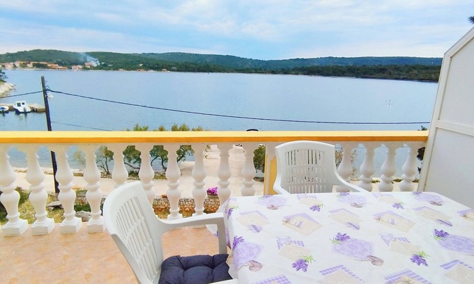 Veli Rat Apartment | Apartments Grbac Veli Rat-Seaside (10454-A3) - Veli Rat (Dugi otok)