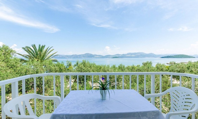 Drace Apartment | Apartments Glavor - One Bedroom Apartment with Terrace and Sea View (A1)