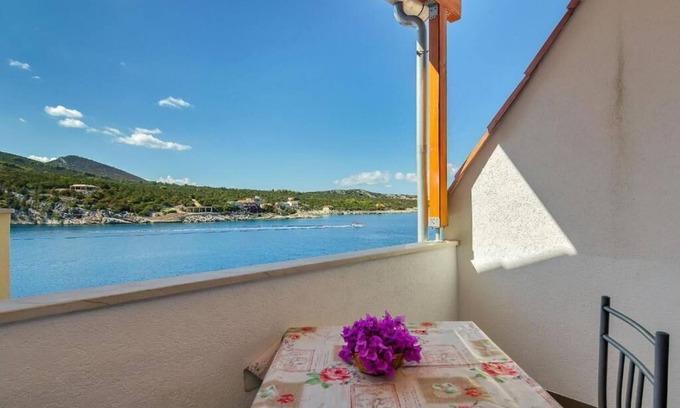 Pokrivenik Apartment | Apartments Igor (44141-A8) - Gdinj - island Hvar