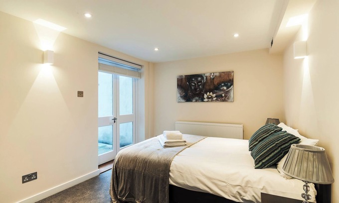 Pimlico Apartment | Apartments in Central London | Perfect for Families | Steps to Vicent Square