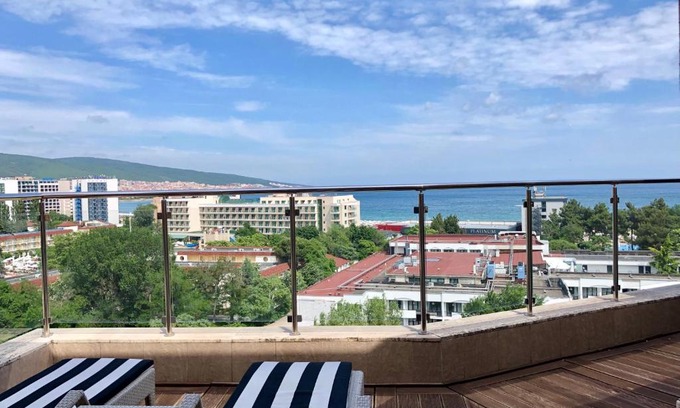 Chaika Apartment | Apartments in Peter House