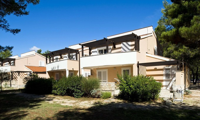 Zaton Apartment | Apartments in Zaton Holiday Resort with pool
