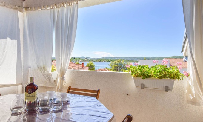 Turanj Apartment | Apartments Josip (27001-A3) - Turanj