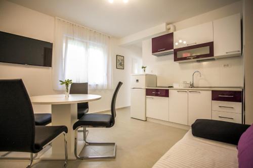 Split Apartment | Apartments Lovor
