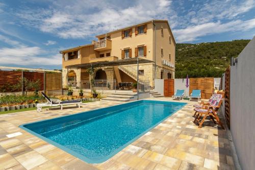 Zena Glava House | Apartments Mardešić