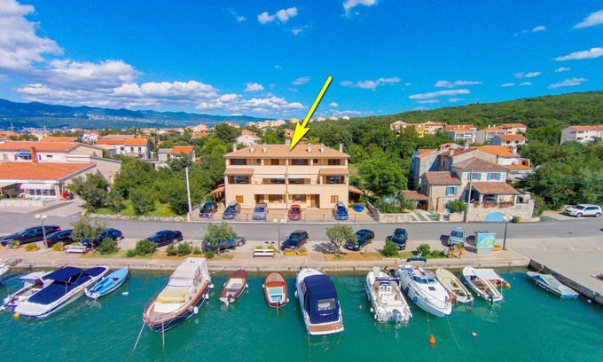 Klimno Apartment | Apartments Marjanca, (16182), Klimno, hr
