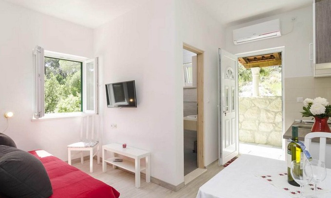 Kobas Apartment | Apartments Matuško Mljet - One Bedroom Apartment with Balcony and Sea View