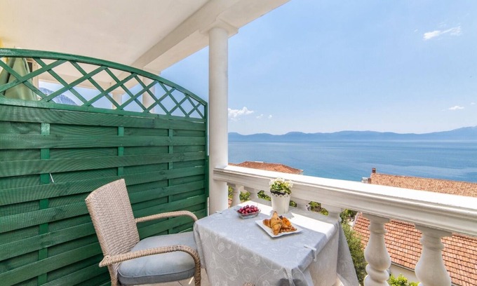Brist Apartment | Apartments More (10392-A4) - Brist