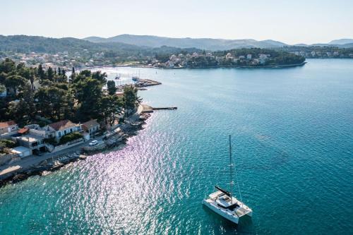 Lumbarda Apartment | Apartments Nikolina