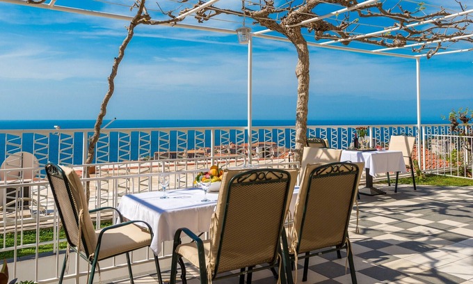 Ploce Apartment | Apartments & Room Lora - One-Bedroom Apartment with Terrace (A2+1)