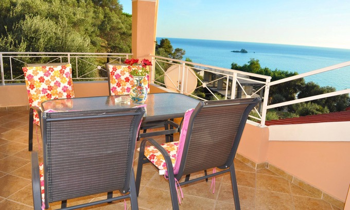 Sinarades Apartment | Apartments "Tonia" in Pelekas beach