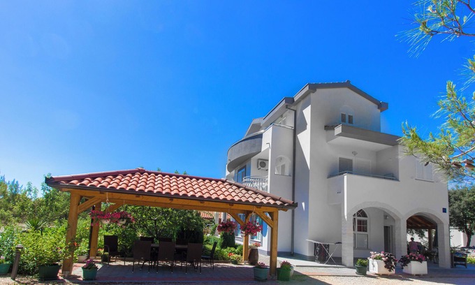 Grebastica Apartment | Apartments Vesna A-1, type 3+2, apartment in charming Grebaštica with WiFi, AC