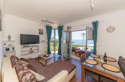 Utjeha Hladna Uvala Apartment | Apartments Viktor