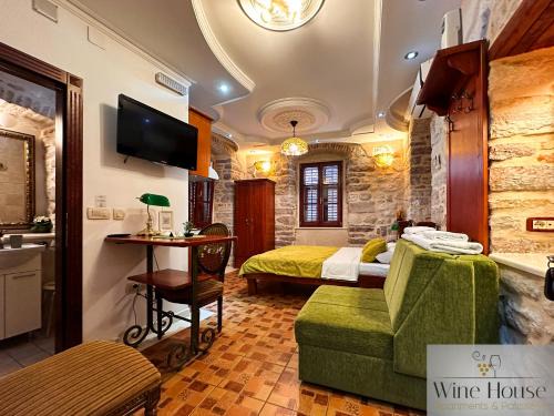 Kotor Old Town Apartment | Apartments Wine House Old Town