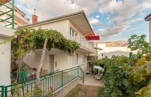 Omis Apartment | Apartments with parking space Omis - 14422