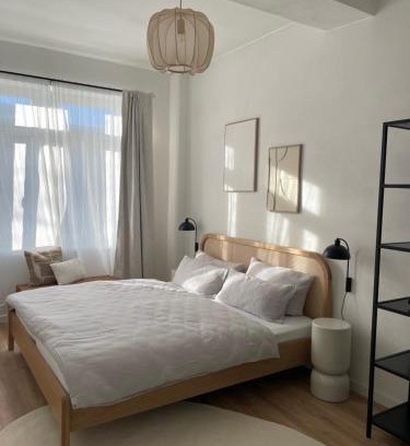 Radeberg Apartment | ApartNaest Radeberg - vollausgestattete 1 - 4 Zimmer Apartments I 24h flexibler mobiler Check-in via Link I Parkplatz auf Anfrage I Platz für bis zu 60 Personen