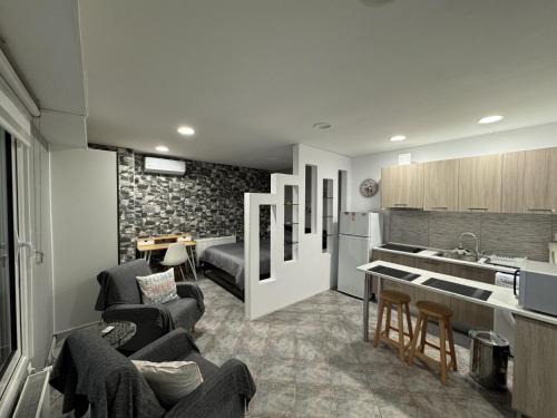 Palaio Faliro Apartment | Aphrodite Studio near Athens Floisvos Marina