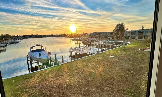 Bal Harbour Condo | Apollo Beach waterfront condo with pool.