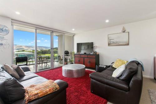Apollo Bay Apartment | Apollo Blue Pearl ~ Oceanfront ~ Free Wifi