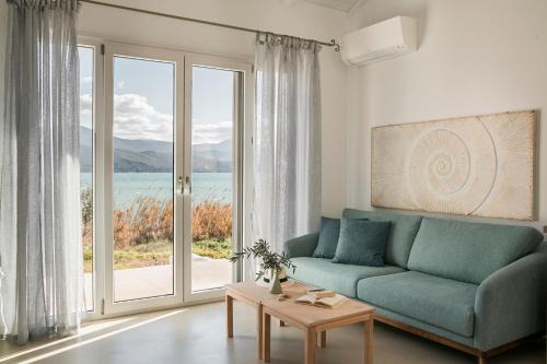 Lixouri Villa | Apollonides Seafront Villa1 Aoede