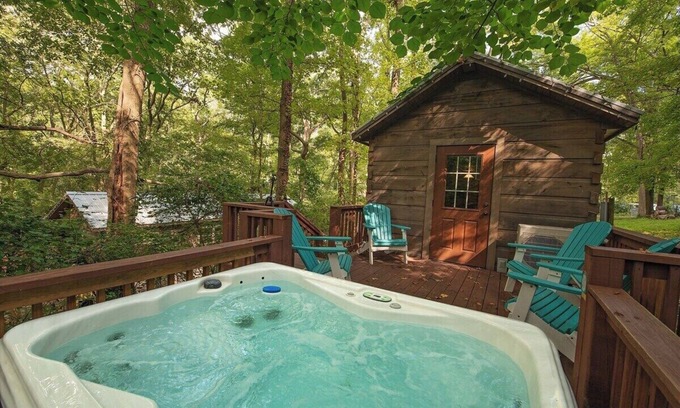 Lookout Valley Neighborhood Association Apartment | Apollonie Cabin | Lookout Mountain | Hot Tub