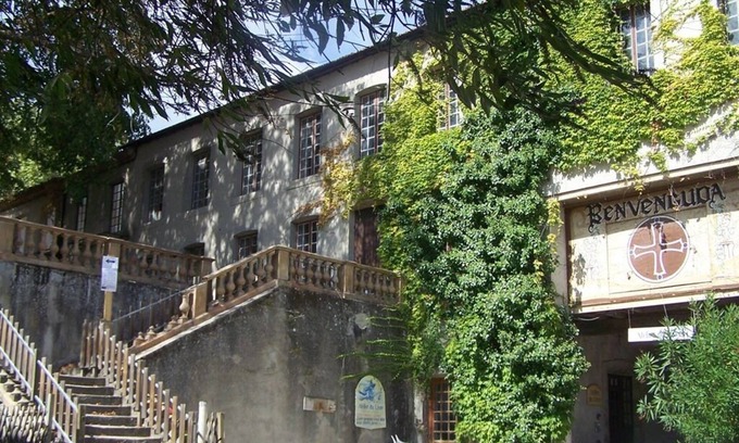 Montolieu House | Apostrophe