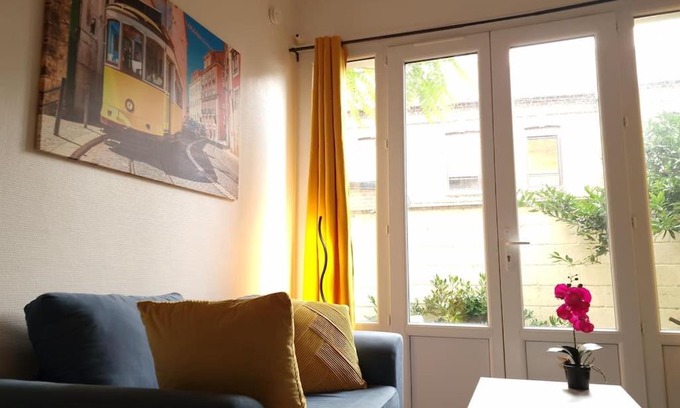 Evreux Apartment | App 1- Studio Lumineux et Jardin Hyper-Centre 5min gare