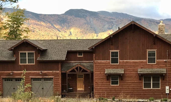 Sunday River Area Cabin | Appalachian Lodge -Large Custom 6 Bedroom Home with 4.5 Baths, 2 Master bedrooms