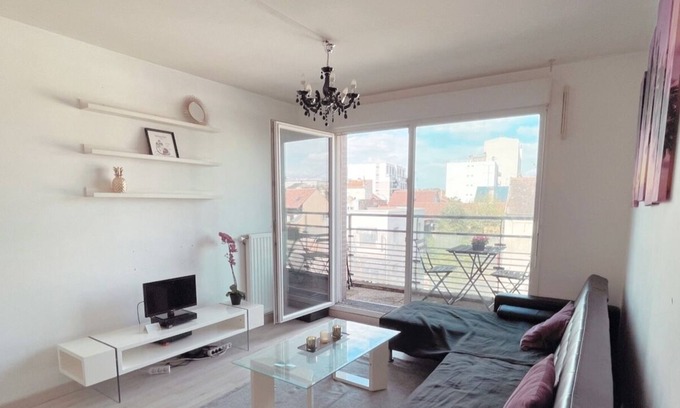 Champigny-sur-Marne Apartment | Apparently downtown between Paris and Disney