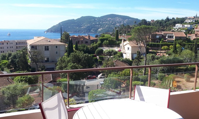 Mandelieu-la-Napoule Beach Apartment | Apparently center village la napoule