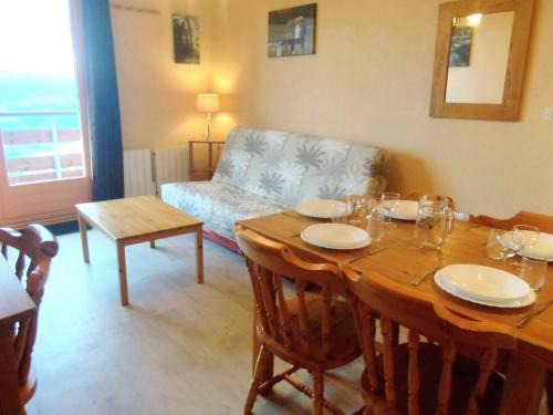 Prapoutel Apartment | Appart 2 chambres au pied des pistes, balcon et ascenseur - FR-1-771-58
