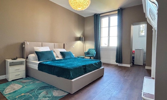 Limoges Apartment | Appart 5, Beautiful air-conditioned apartment on 2nd floor of a fully renovated building