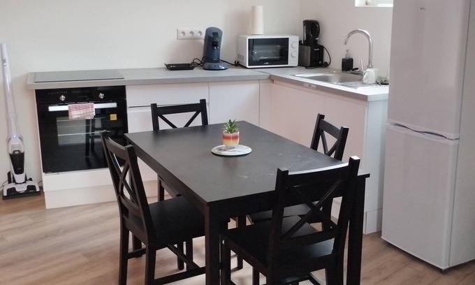 Saint-Quentin Apartment | Appart 5 Cosy et Calme Proche Centre Ville