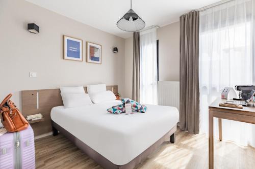 Saint-Serge Apartment | Appart'City Confort Angers