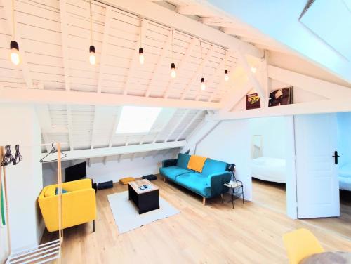 Guerande Apartment | Appart de charme aux pieds des remparts, terrasse