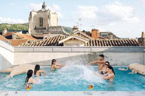 Villefranche-de-Rouergue Apartment | Appart'hôtel Les Fleurines By Urban Style