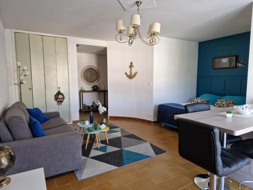 Golfe Juan Apartment | Appart l'Estivaliere