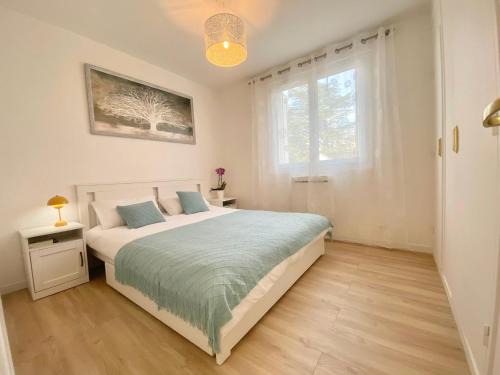 Maisons-Laffitte Apartment | Appart Laffitte joli T2 au coeur du parc & parking & RER pour Paris & La Défense
