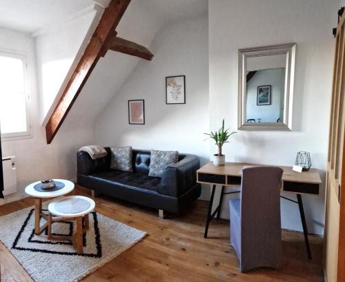 Lisieux Apartment | Appart plein centre, vue cathédrale, fibre