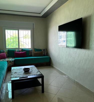 Martil Apartment | Appart situé au centre de Martil ,moderne près de la plage ,de l'aéroport Tetouan et vue sur lac