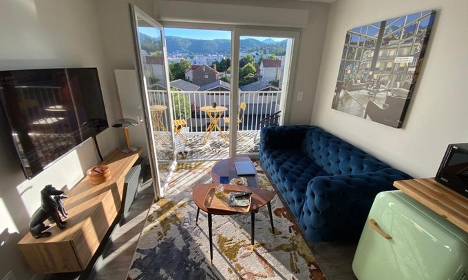 Montjuzet Apartment | Appart T2 avec parking, loggia, vue Puy de Dôme